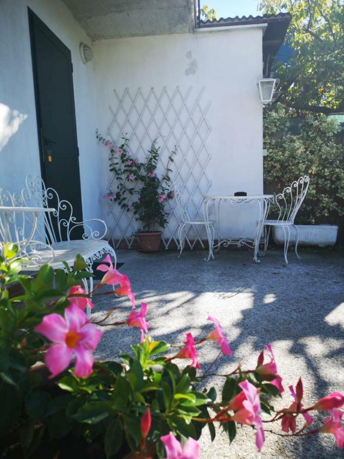 Nonna Piera Bed & Breakfast Marina Di Carrara Exterior photo